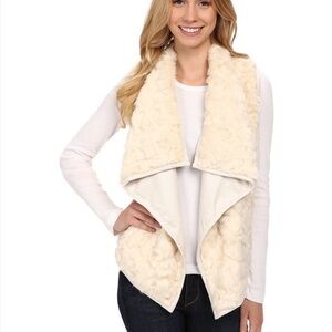 Kut from the Kloth cream faux fur open drape vest size medium